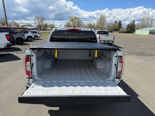 Summit White 2022 GMC Canyon Elevation