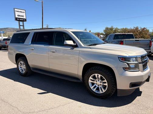 Champagne Silver Metallic 2016 Chevrolet Suburban LT