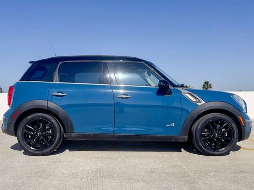 2012 MINI Cooper S Countryman Base