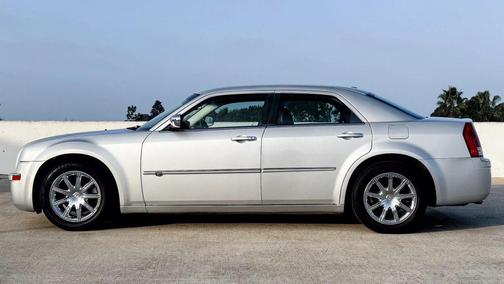 2010 Chrysler 300C Hemi