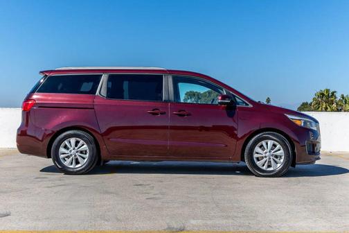 2017 Kia Sedona LX