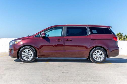 2017 Kia Sedona LX