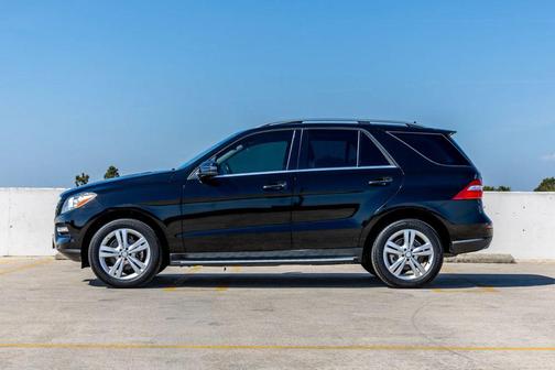 Black 2013 Mercedes-Benz M-Class ML 350 Sport Utility 4D