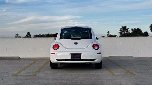 2009 Volkswagen New Beetle S