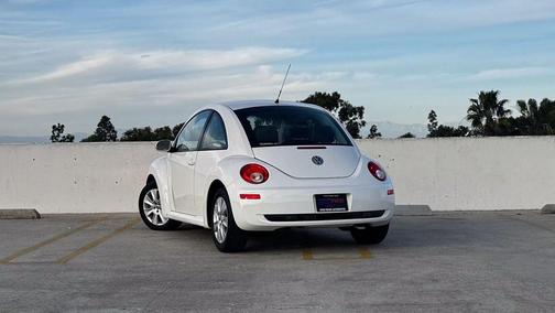 2009 Volkswagen New Beetle S