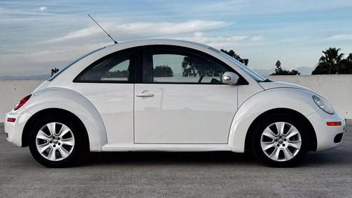 2009 Volkswagen New Beetle S