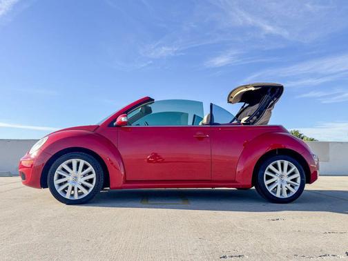 2008 Volkswagen New Beetle SE