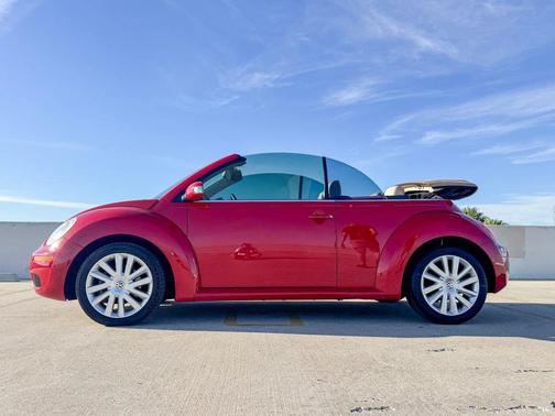 2008 Volkswagen New Beetle SE