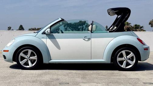 Aquarius Blue 2010 Volkswagen New Beetle 2.5L