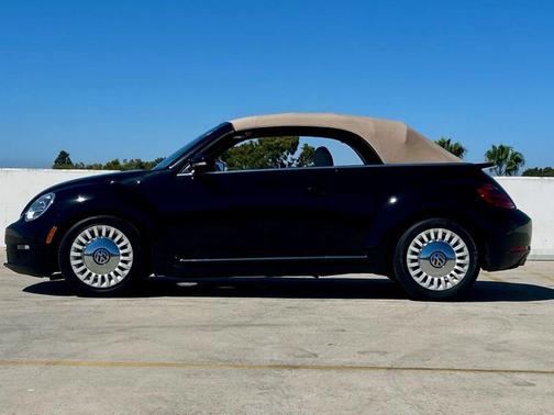 2015 Volkswagen Beetle Auto 1.8T w/Tech