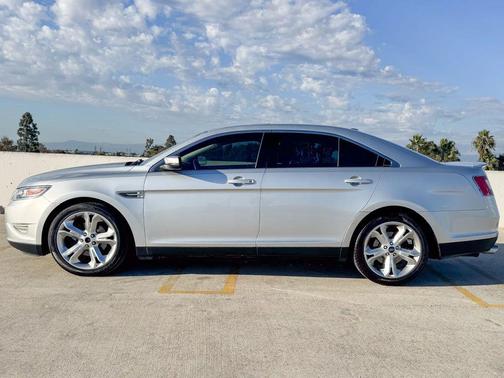 2011 Ford Taurus SHO