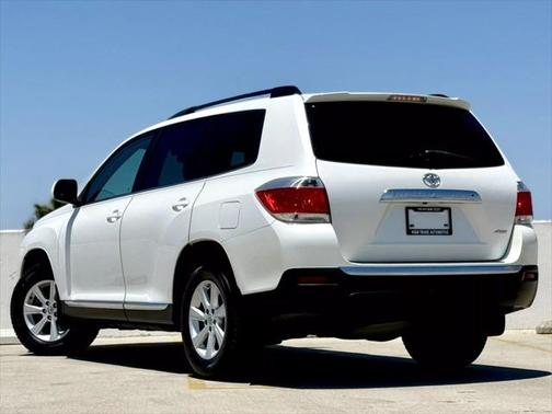 2012 Toyota Highlander SE