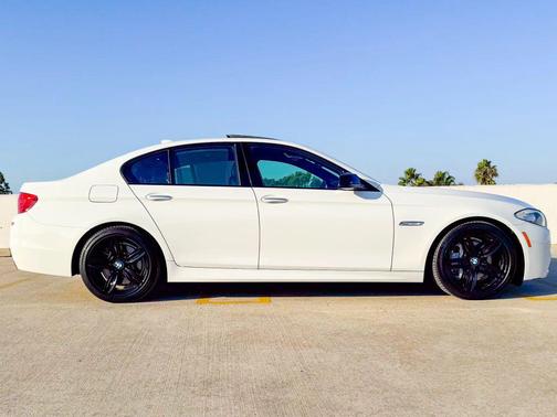2013 BMW 550 550i Sedan 4D