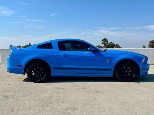 2013 Ford Mustang V6 Premium