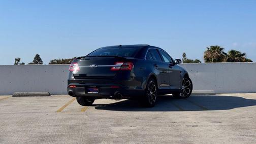 Tuxedo Black Metallic 2014 Ford Taurus SHO