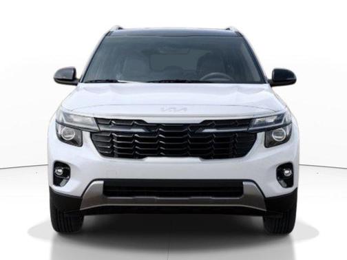 Clear White/Black Roof 2026 Kia Seltos S