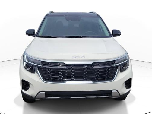 Clear White/Black Roof 2026 Kia Seltos S
