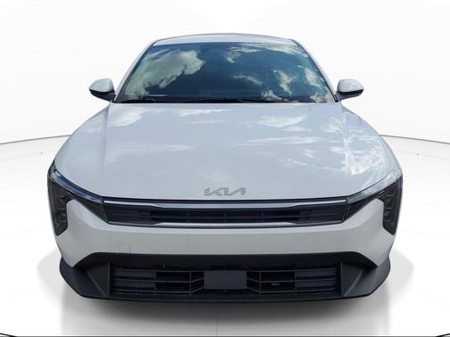 Snow White Pearl 2026 Kia K4 LXS