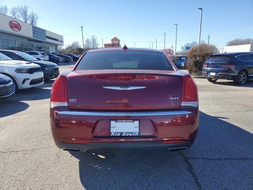 2017 Chrysler 300 Limited