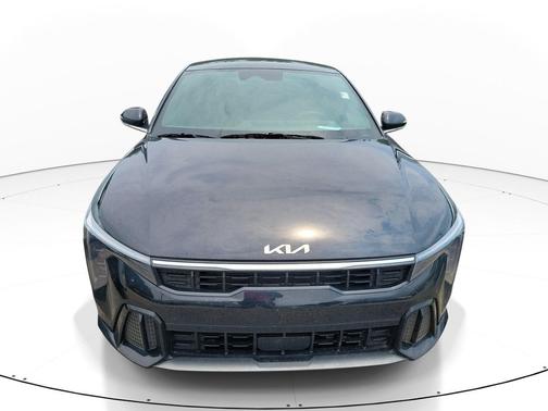 Aurora Black Pearl 2025 Kia K4 GT-Line