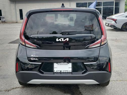 Fusion Black 2025 Kia Soul LX