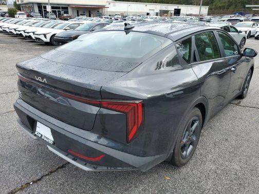 2025 Kia K4 LX