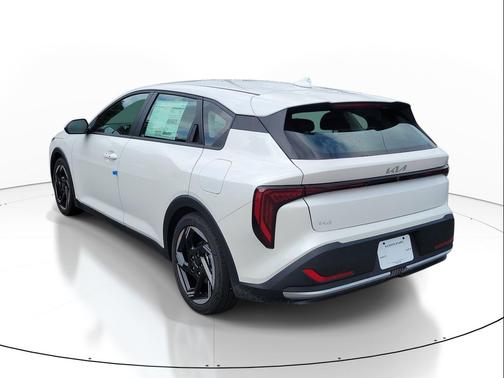 Snow White Pearl 2026 Kia K4 EX