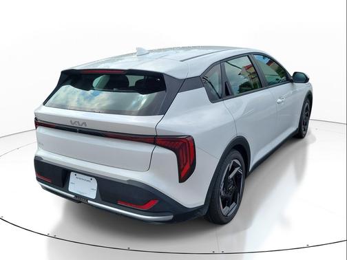 Snow White Pearl 2026 Kia K4 EX