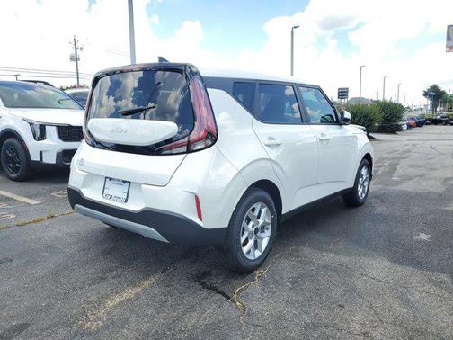 2025 Kia Soul LX