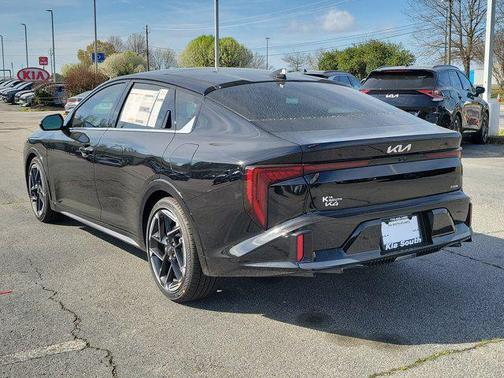 Aurora Black Pearl 2026 Kia K4 GT-Line