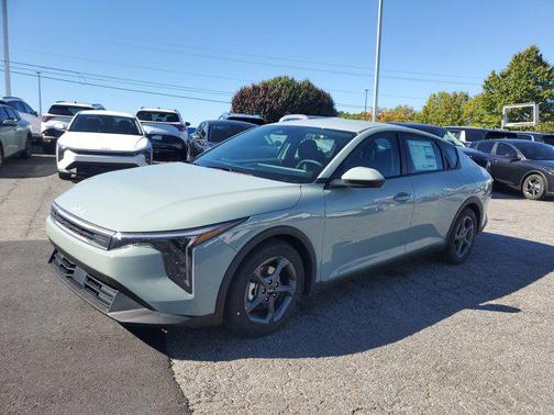 2025 Kia K4 LXS
