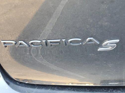2018 Chrysler Pacifica Touring-L Plus