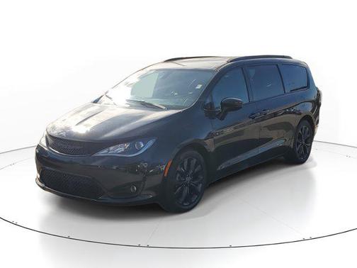 2018 Chrysler Pacifica Touring-L Plus