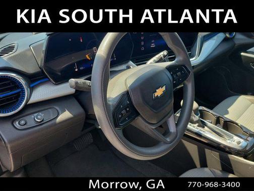 Summit White 2025 Chevrolet Trax LT