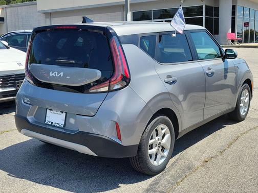 Steel Gray 2024 Kia Soul LX