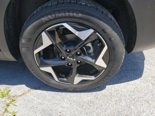 Gravity Gray 2025 Kia Seltos S