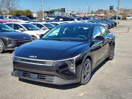 2026 Kia K4 LXS
