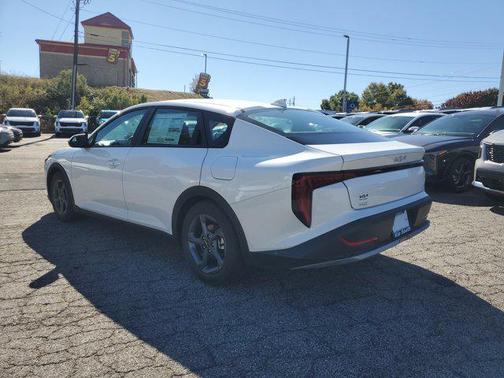 2025 Kia K4 LXS