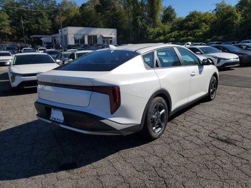 2025 Kia K4 LXS