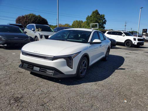 2025 Kia K4 LXS