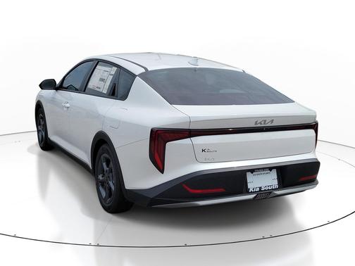 Snow White Pearl 2026 Kia K4 LXS