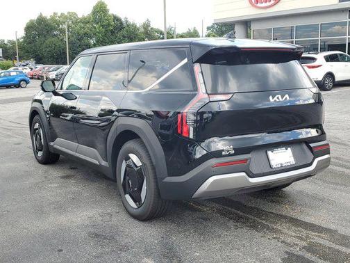 2026 Kia EV9 Light Long Range