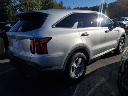 2022 Kia Sorento LX
