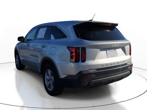 2022 Kia Sorento LX