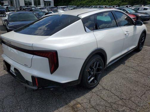 2025 Kia K4 GT-Line Turbo