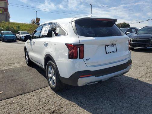 2026 Kia Sorento LX