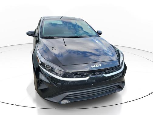 Aurora Black 2023 Kia Forte LXS