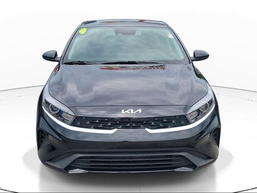 Aurora Black 2024 Kia Forte LXS