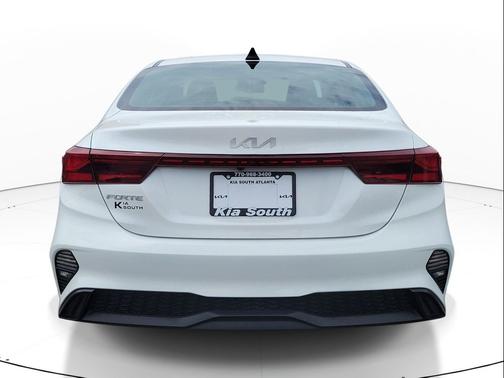 Snow White Pearl 2023 Kia Forte LXS
