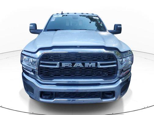 2024 RAM 3500 Tradesman Crew Cab 4x4 8' Box